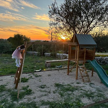 הוילה Relax And Unwind: Family-Friendly House Near Zadar In Zagrad מראה חיצוני תמונה