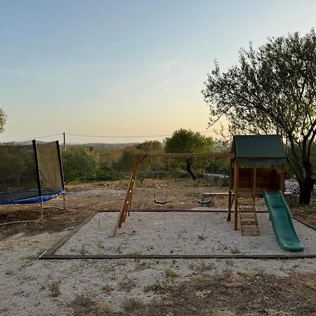 הוילה Relax And Unwind: Family-Friendly House Near Zadar In Zagrad מראה חיצוני תמונה