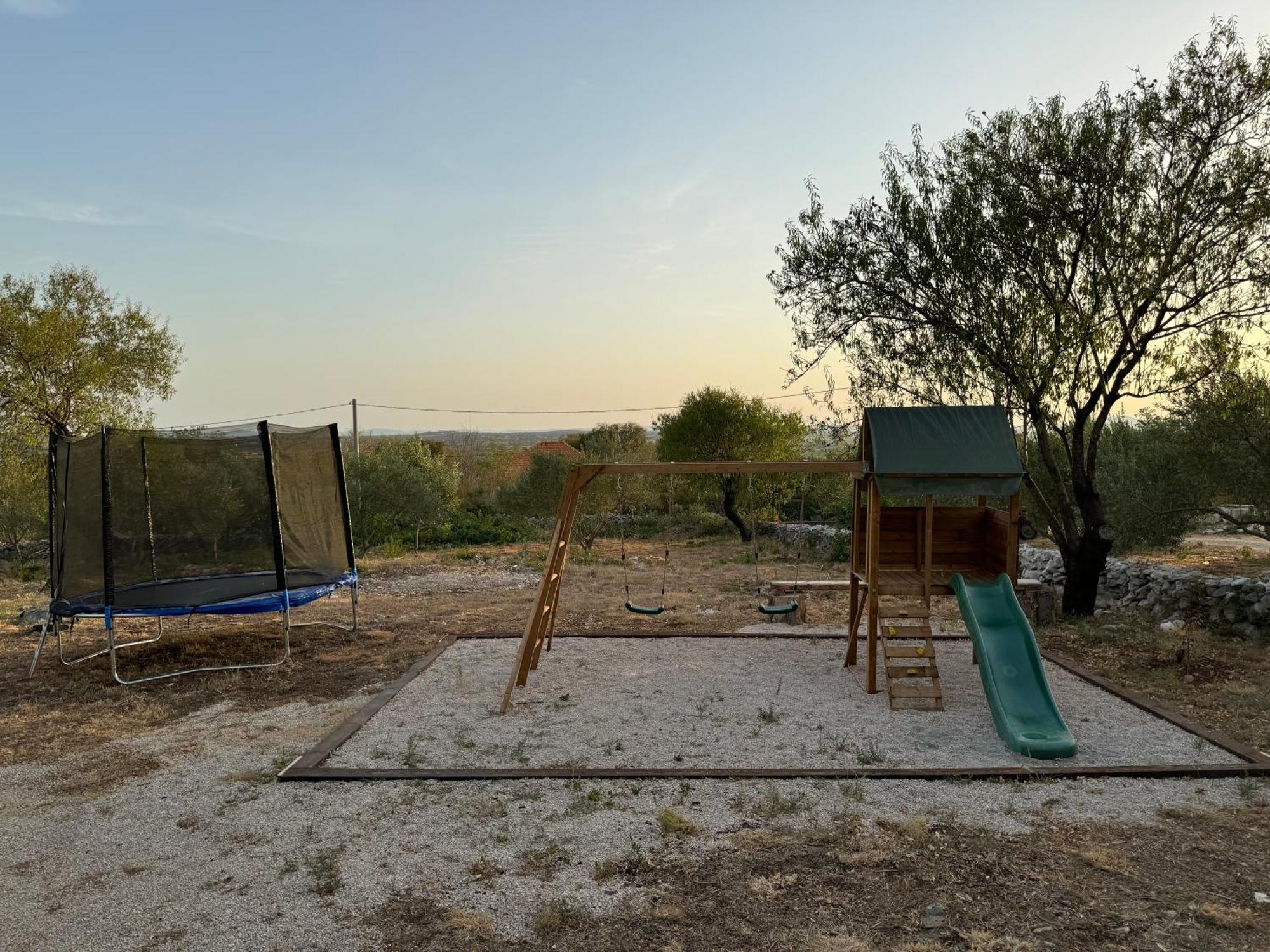 הוילה Relax And Unwind: Family-Friendly House Near Zadar In Zagrad מראה חיצוני תמונה